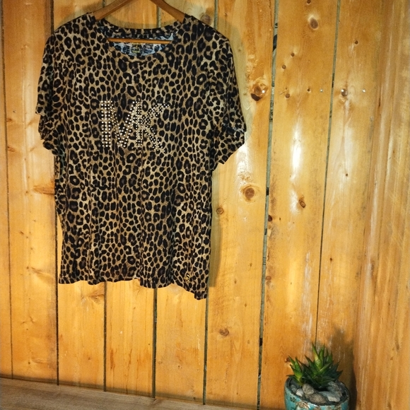NWOT Michael kors cheetah print blouse with MK logo - Picture 3 of 5